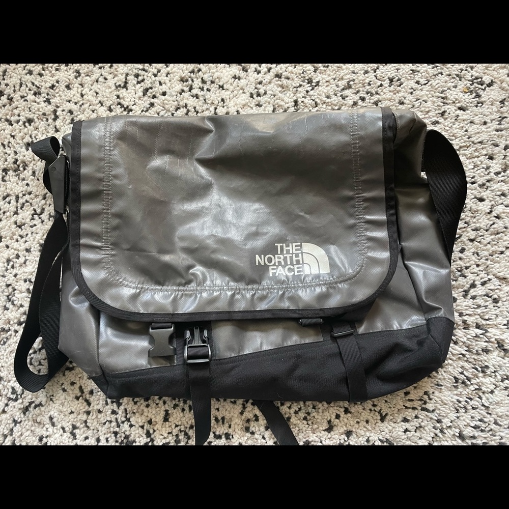 LARGE LAPTOP? The North Face Gray “Rubberized” Messenger Bag, VGUC